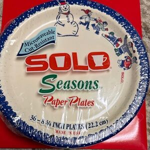 SOLO Seasons Winter Paper Plates - Red, Blue, and White (36) 8 3/4” New